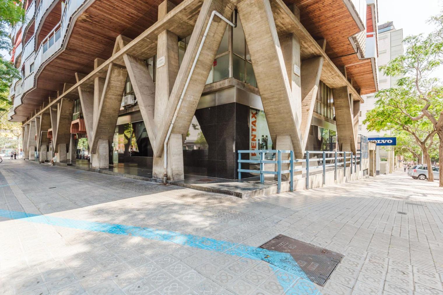 Blueground Les Corts Balcony Ac Wd Bcn-157 Appartement